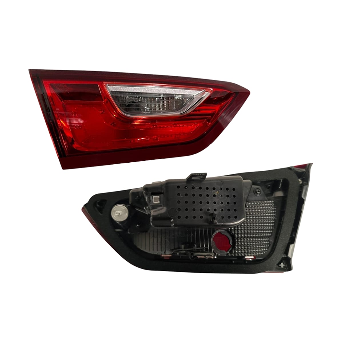 SAT Фонарь в крышку багажника Chevrolet Malibu 15-18 (Слева)