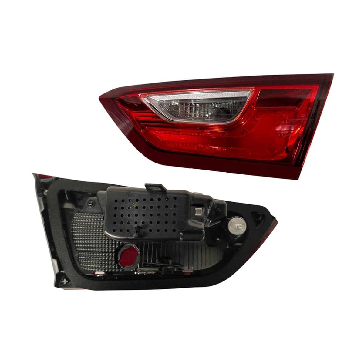 SAT Фонарь в крышку багажника Chevrolet Malibu 15-18 (Справа)