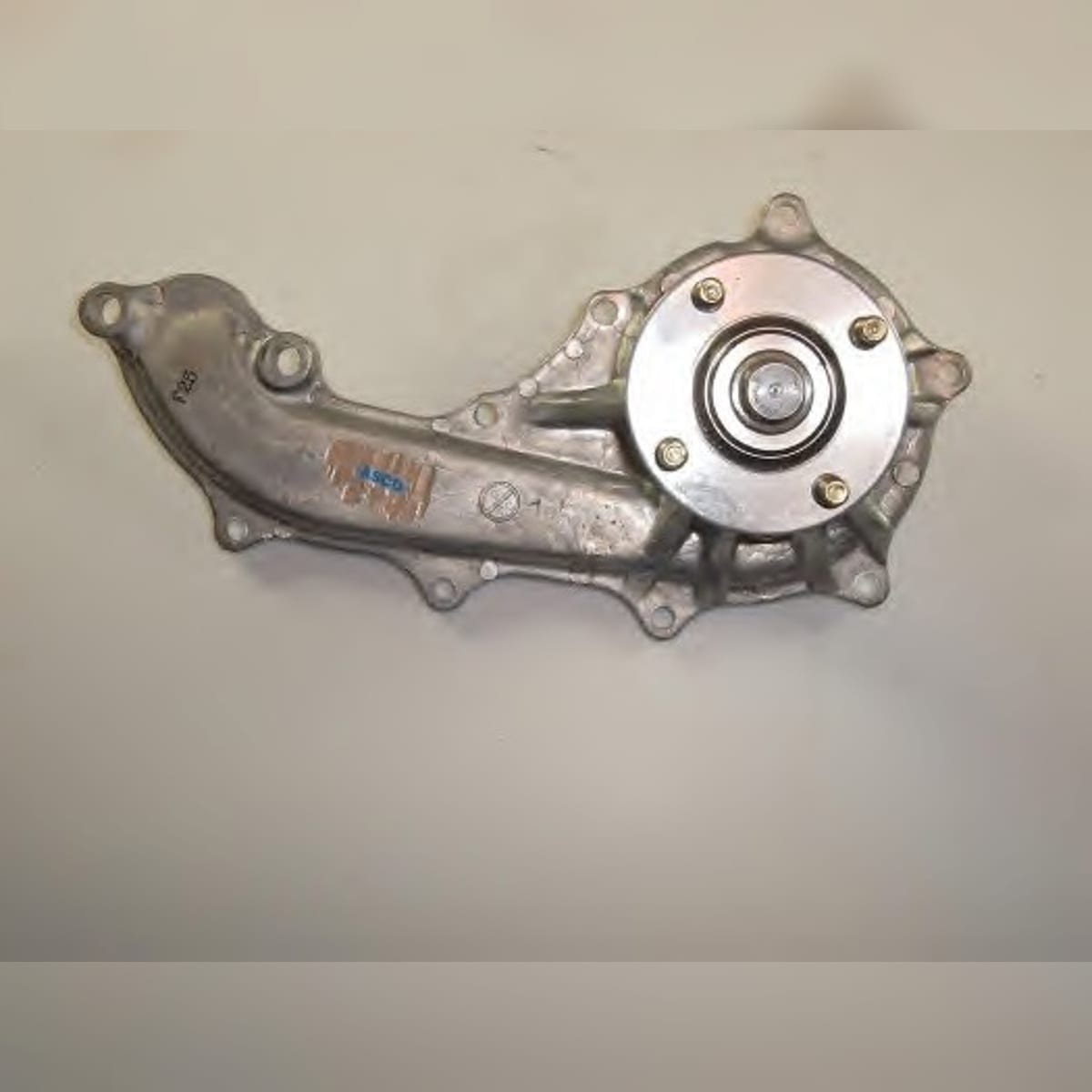 AISIN Насос водяного охлаждения Toyota Hiace 96-20 / Hilux Pick Up 97- 1RZ;1TRFE;1TRFPE;2RZFE;2TRFE;3RZFE;3RZFPE;3TRFE